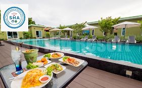 Sky Hip Resort - Sha Certified